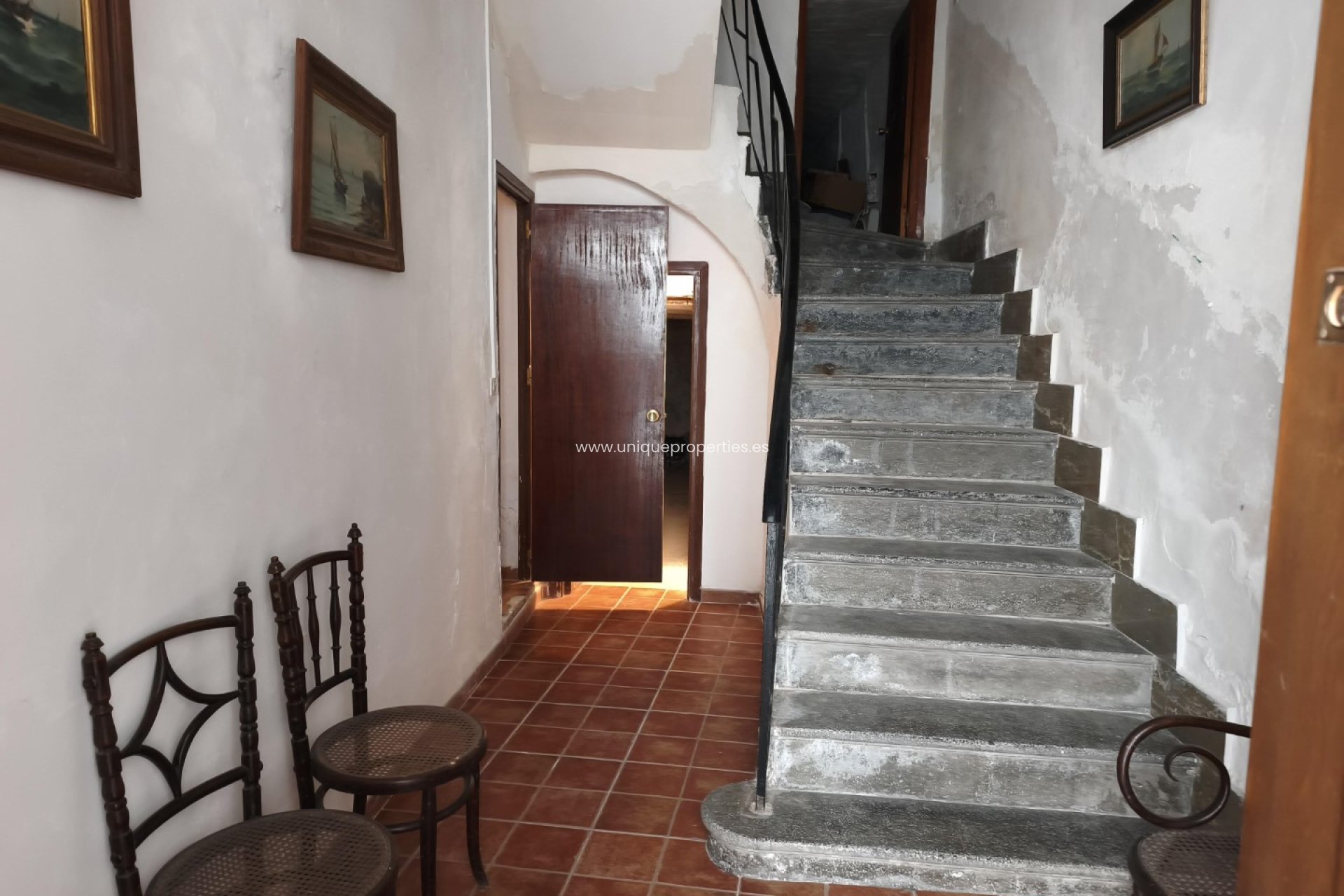 Reventa - Village House -
Seron