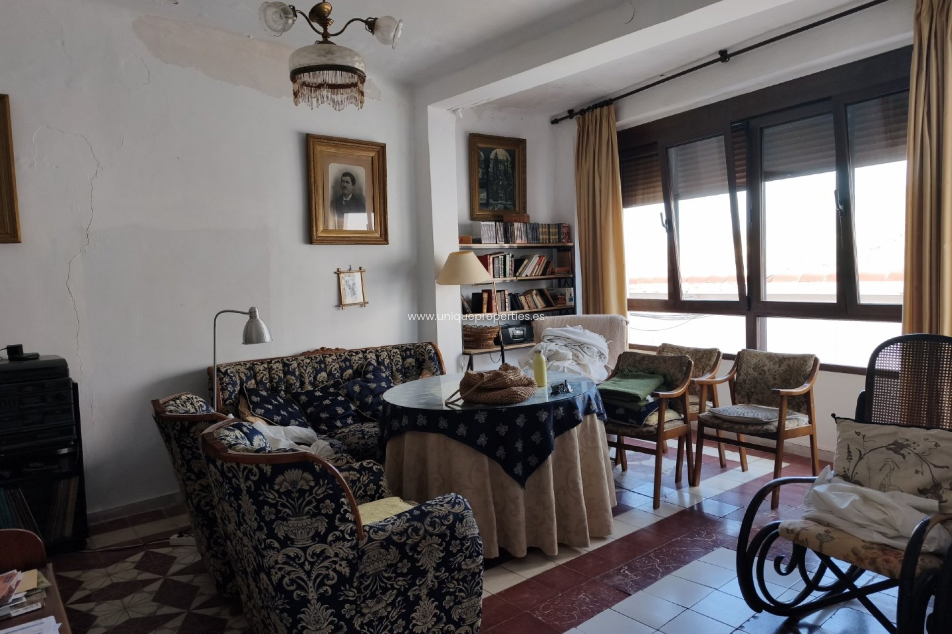 Reventa - Village House -
Seron