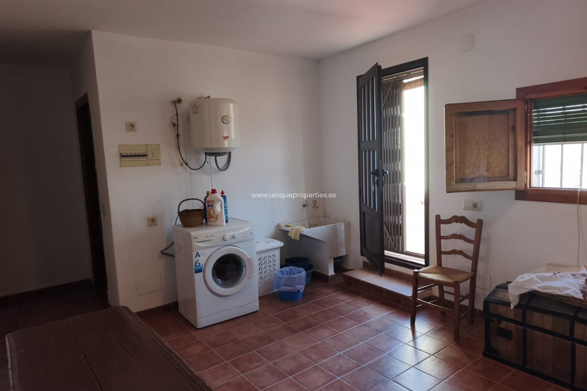 Reventa - Village House -
Seron