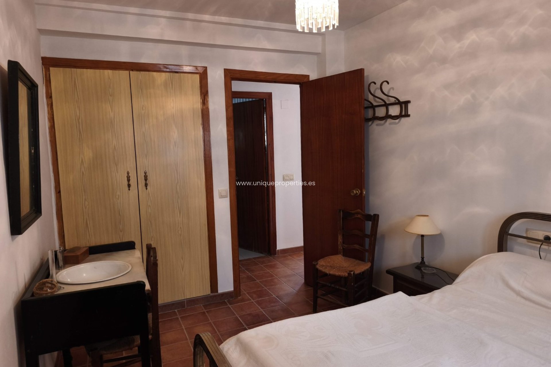 Reventa - Village House -
Seron