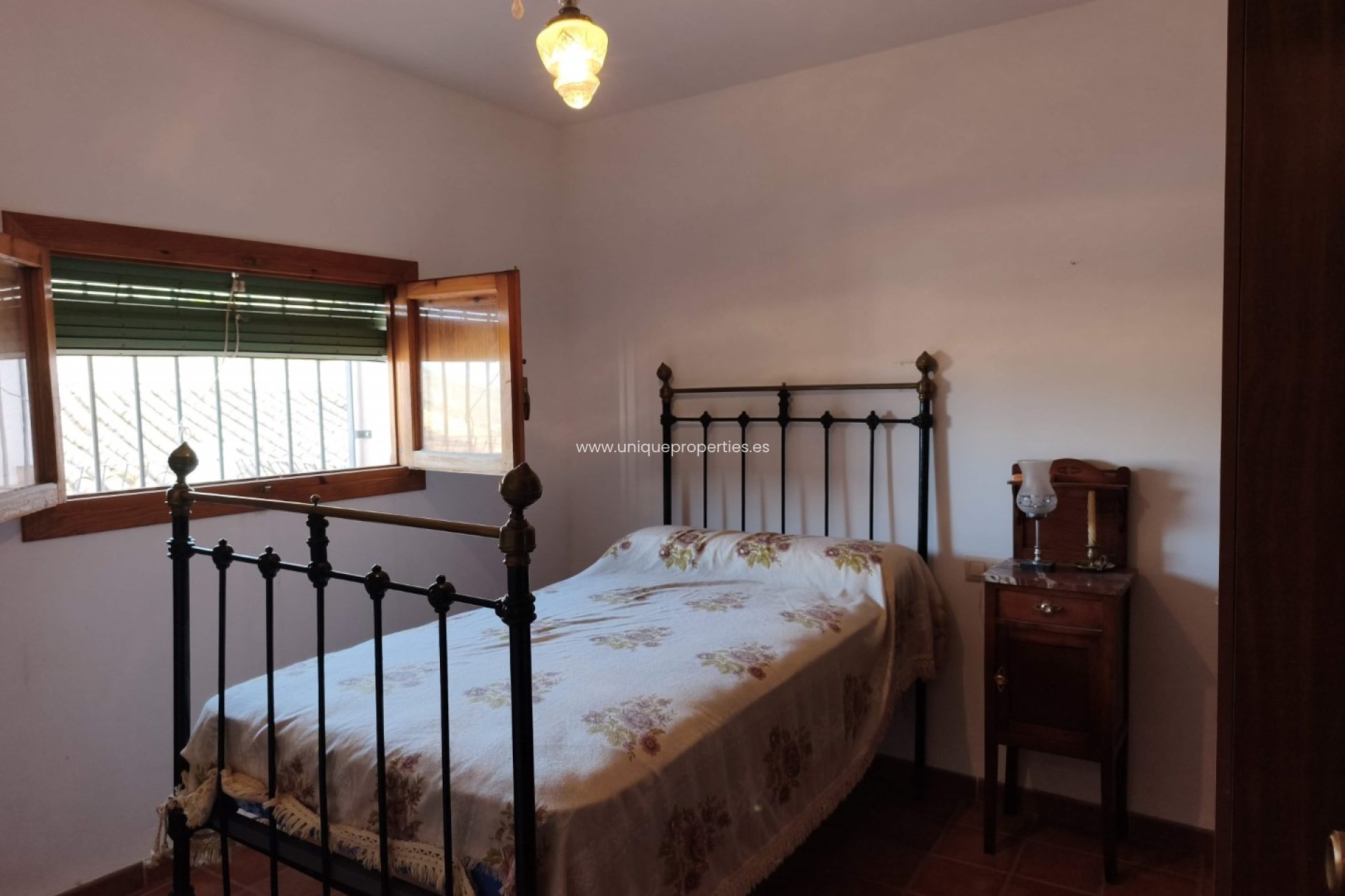Reventa - Village House -
Seron
