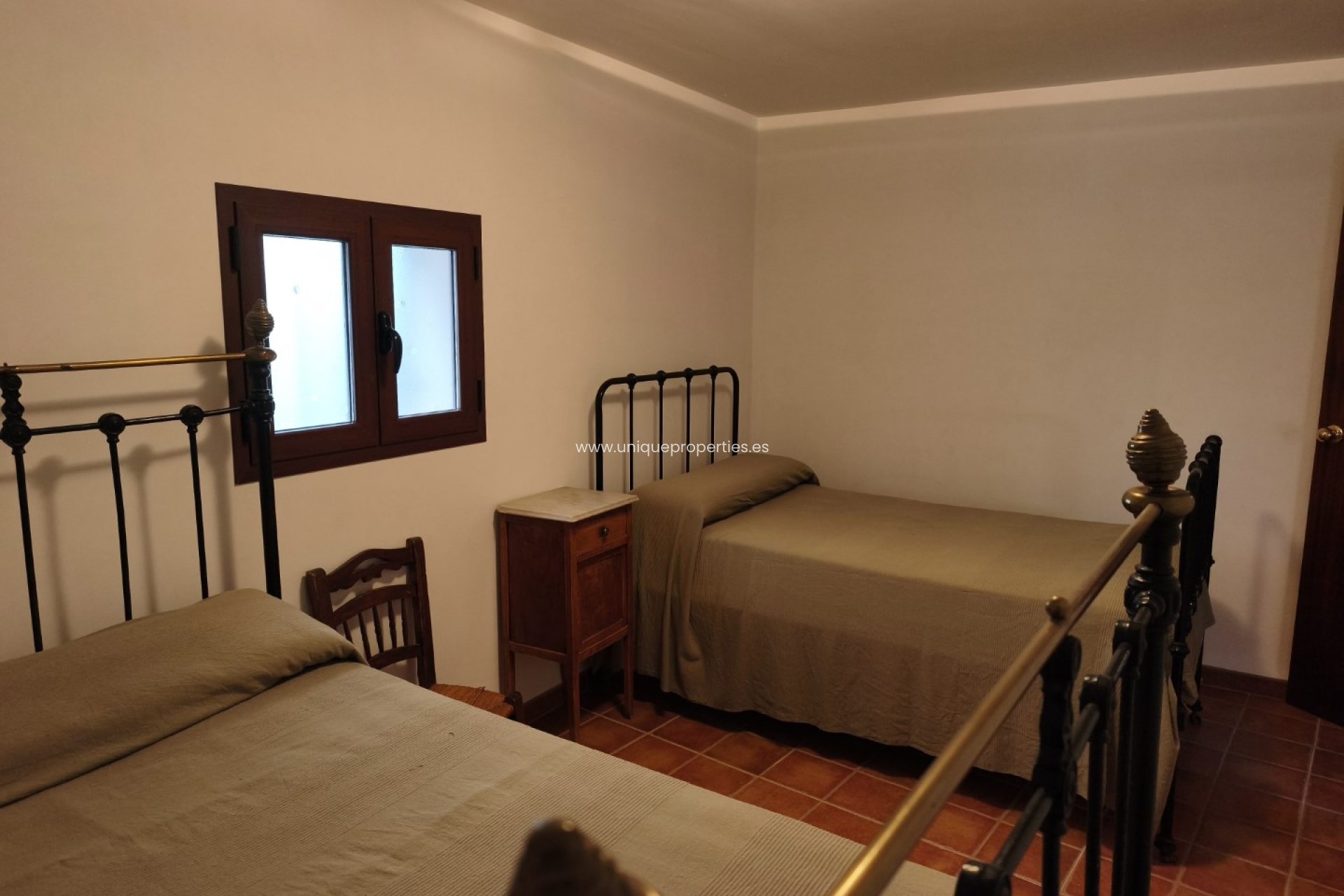 Reventa - Village House -
Seron