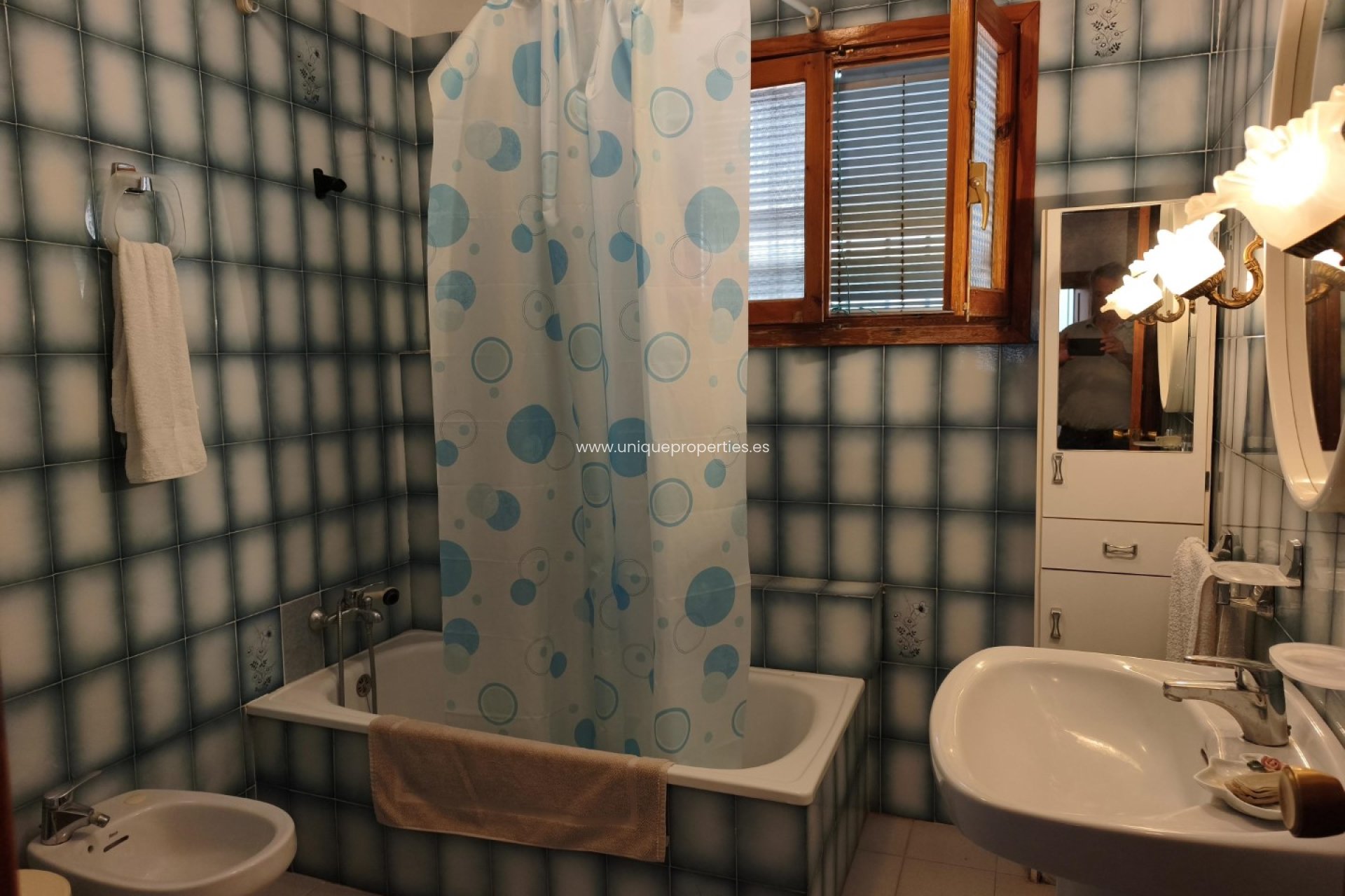 Reventa - Village House -
Seron
