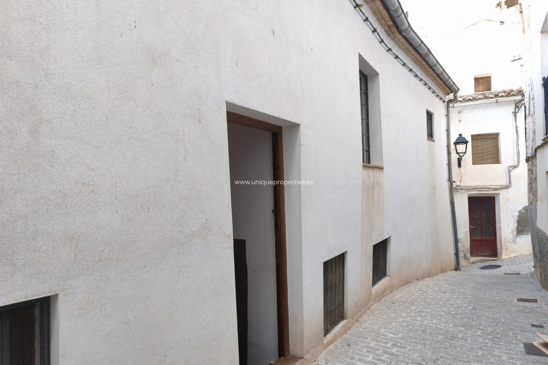 Reventa - Village House -
Seron