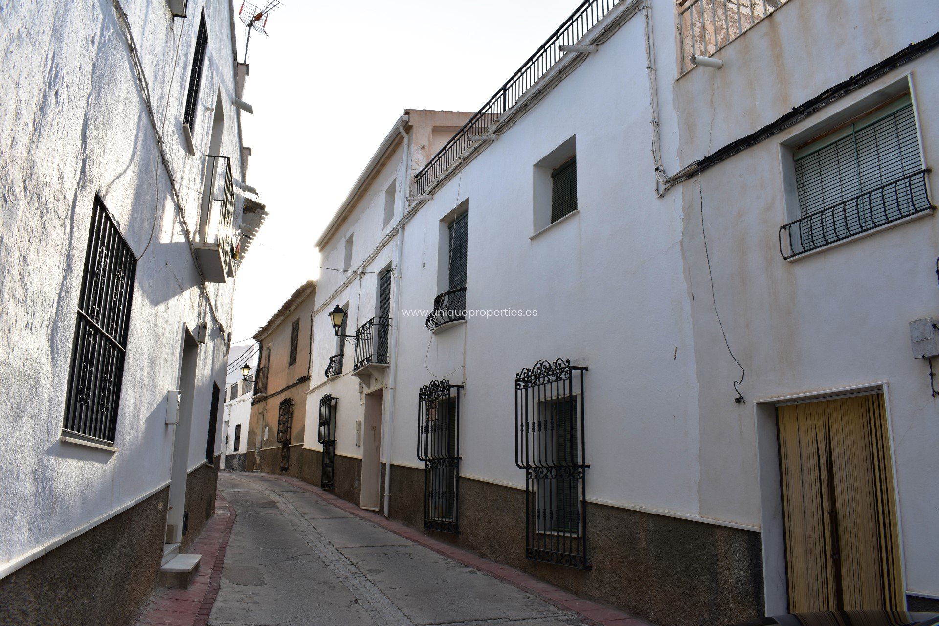 Reventa - Village House -
Sufli