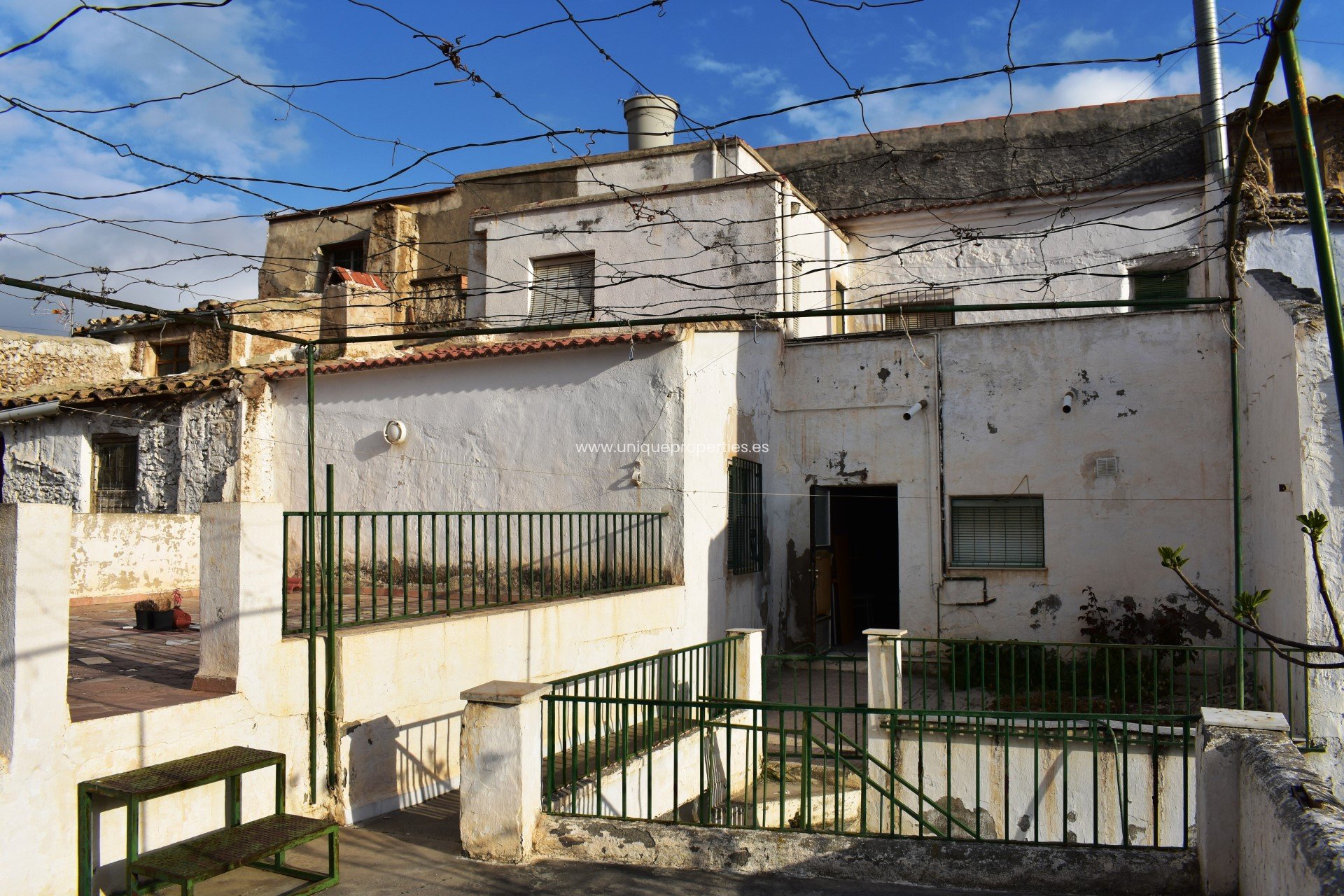 Reventa - Village House -
Sufli