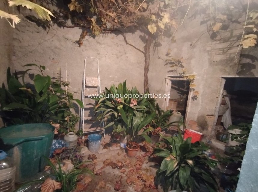 Reventa - Village House -
Tijola