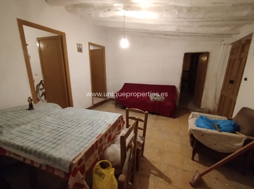 Reventa - Village House -
Tijola