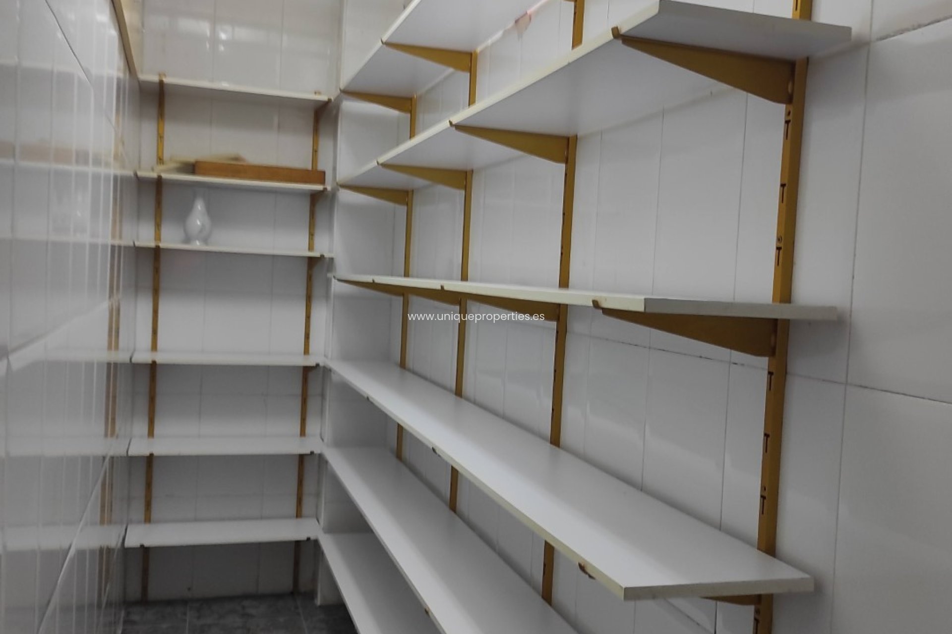 Reventa - Village House -
Tijola