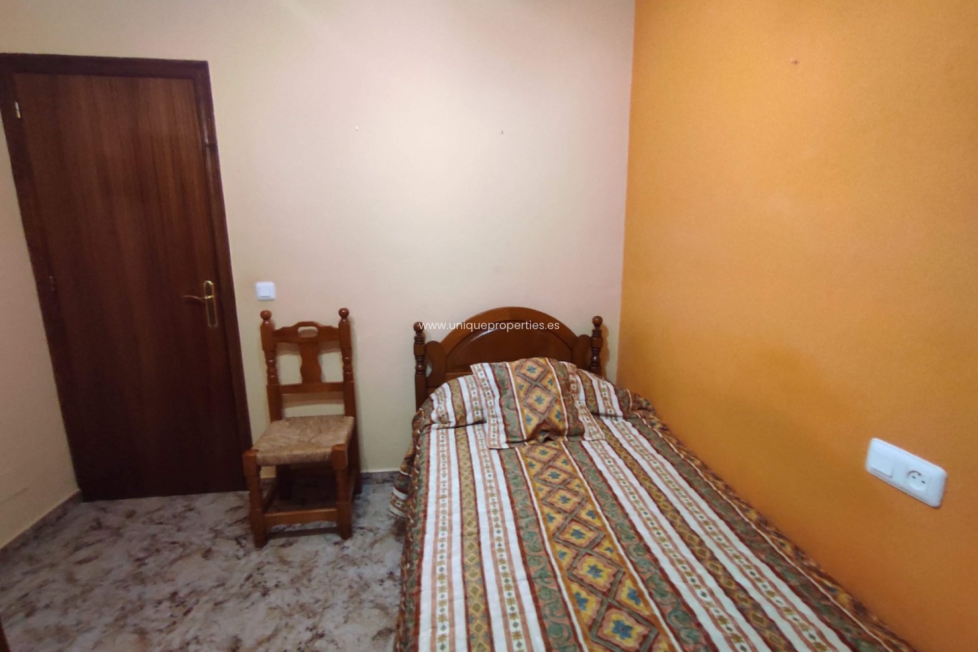 Reventa - Village House -
Urracal