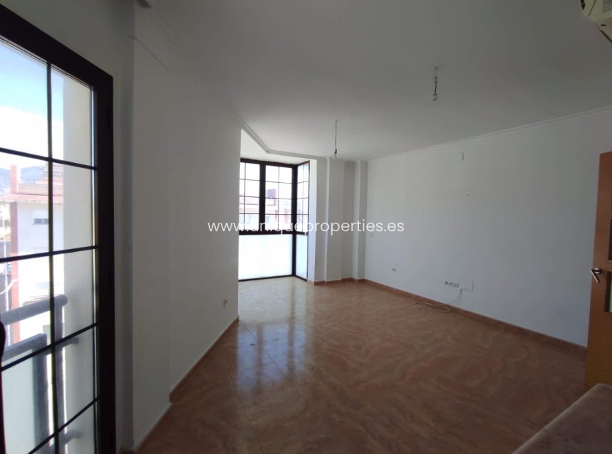 Revente - Apartment -
Olula del Rio