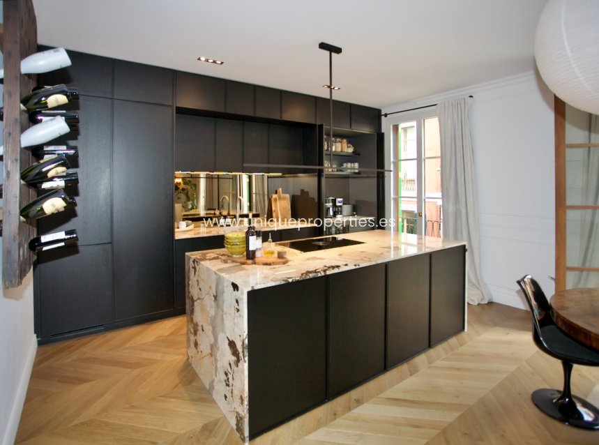 Revente - Apartment -
Palma - Centre