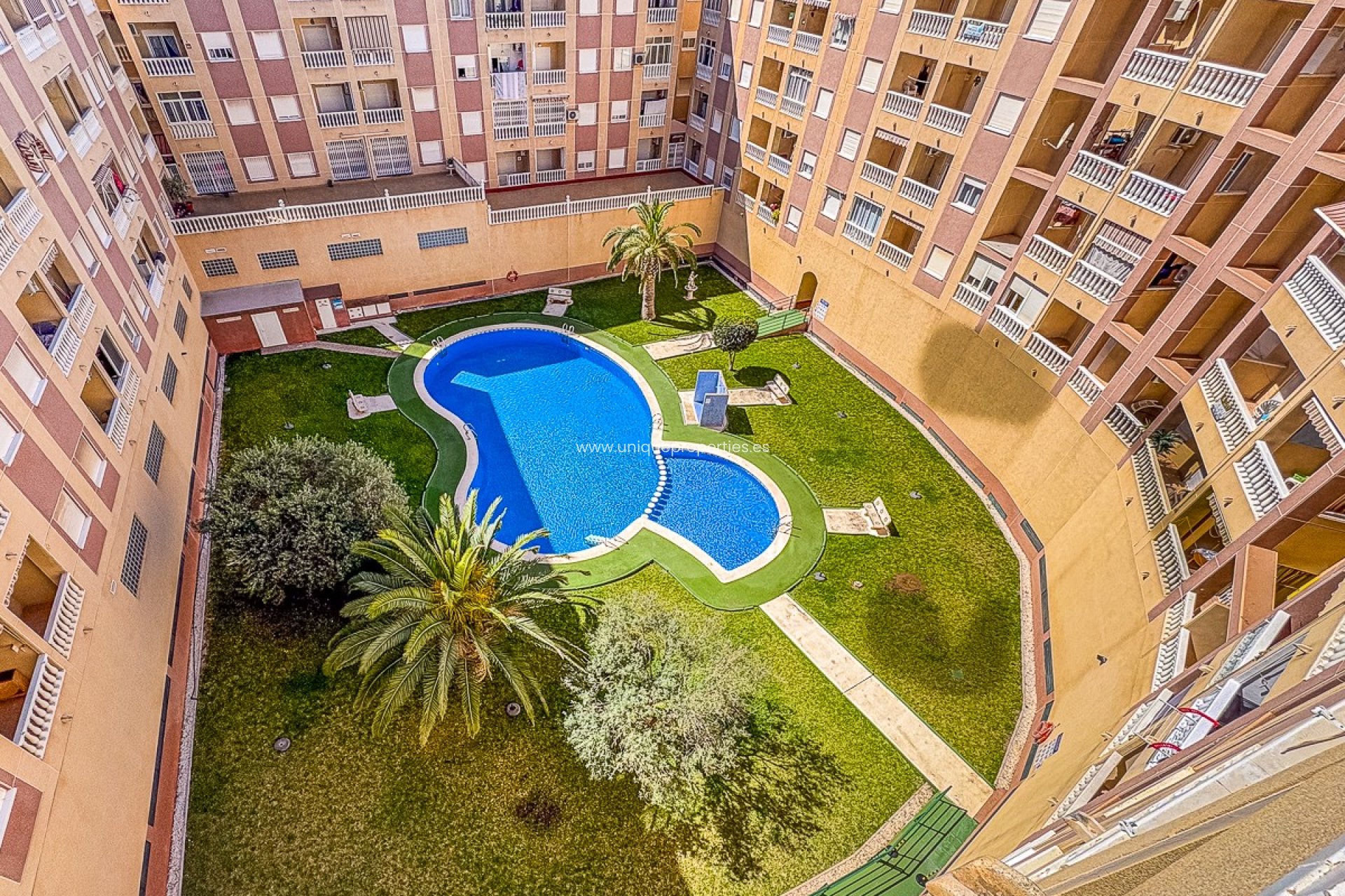 Revente - Apartment -
Torrevieja - Parque de las Naciones