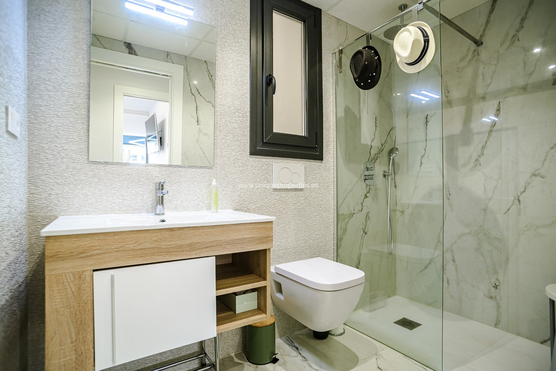 Revente - Apartment -
Torrevieja