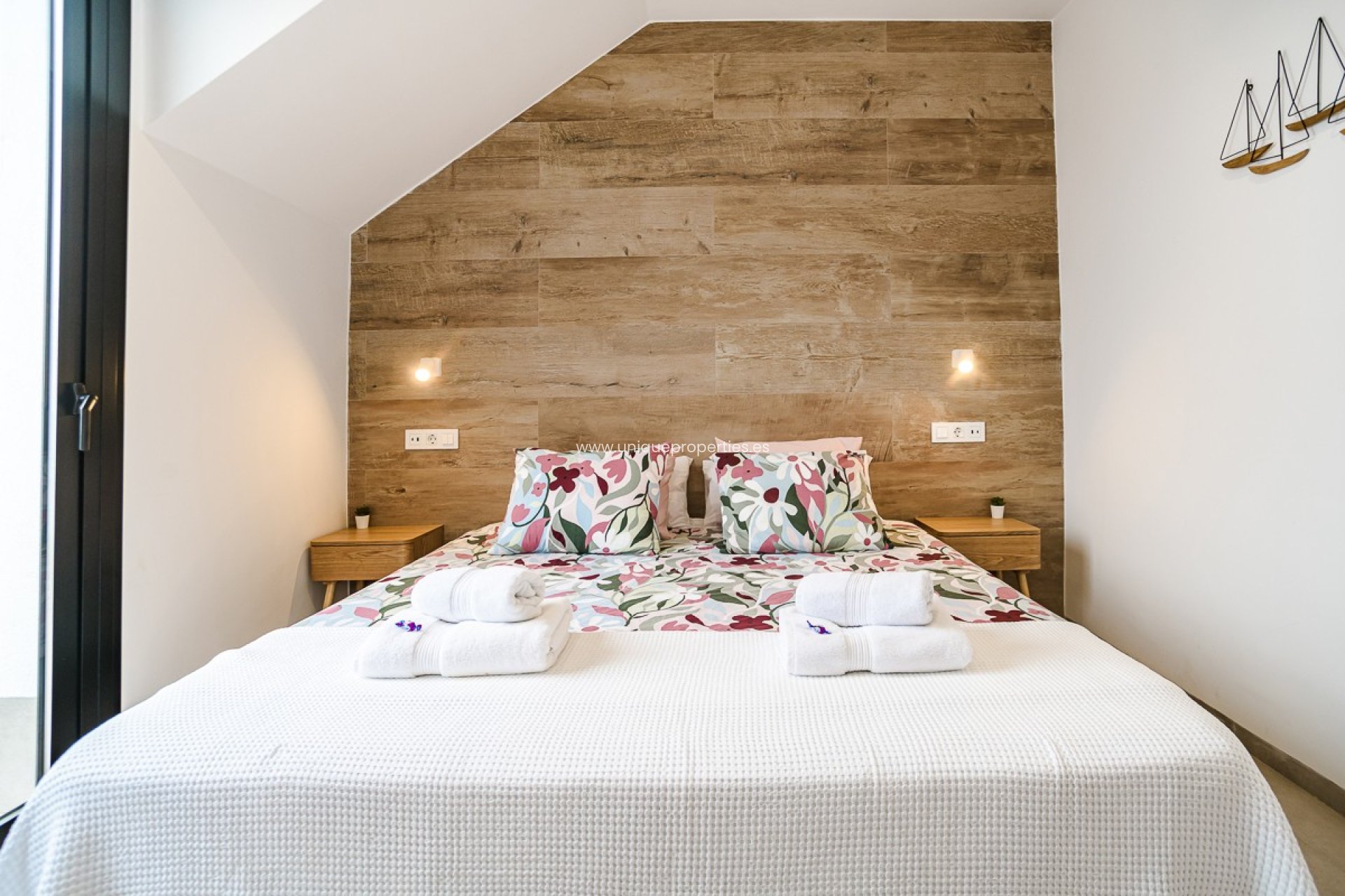 Revente - Attique -
LO PAGÁN