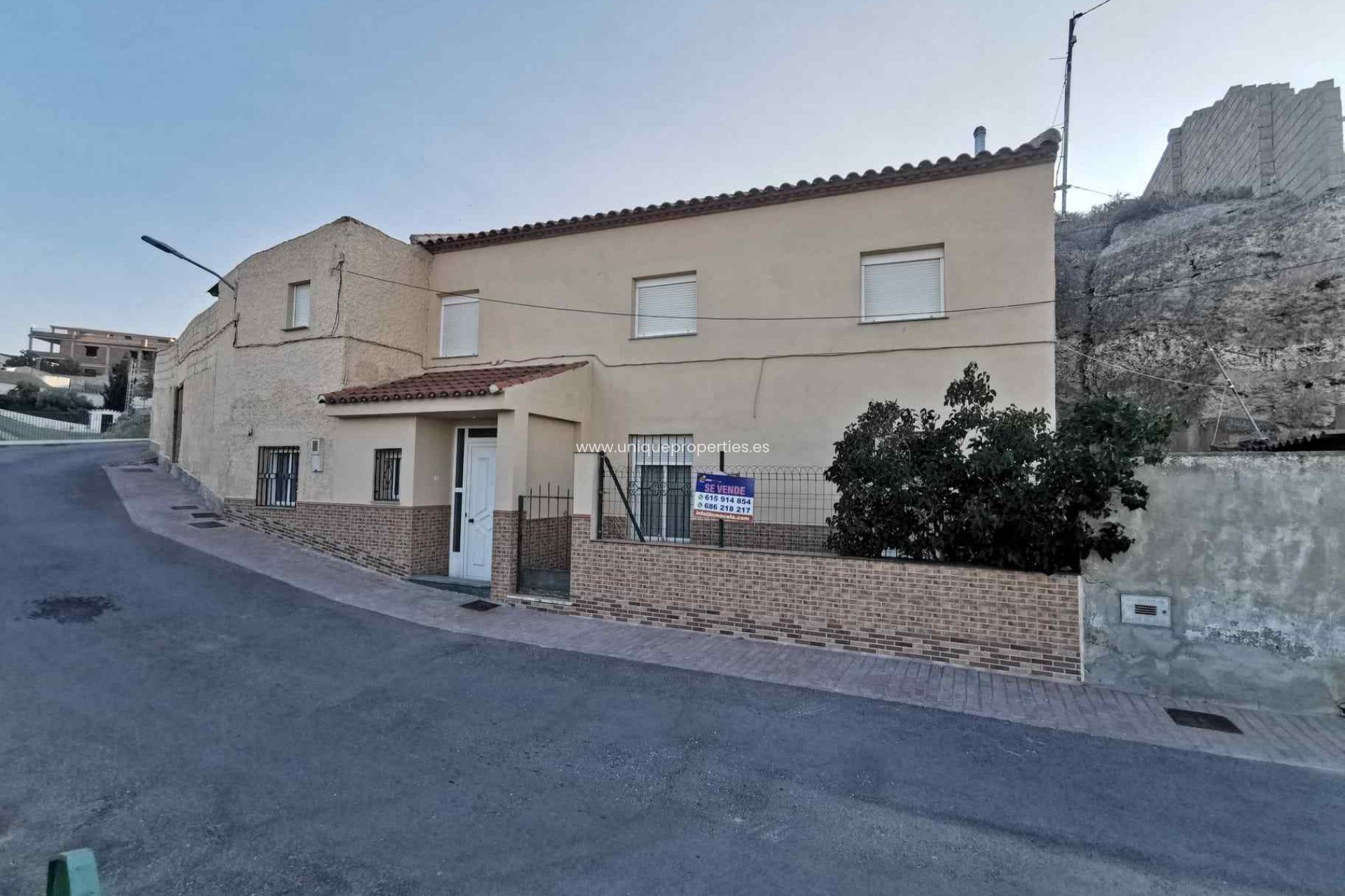 Revente - Cave House -
Caniles