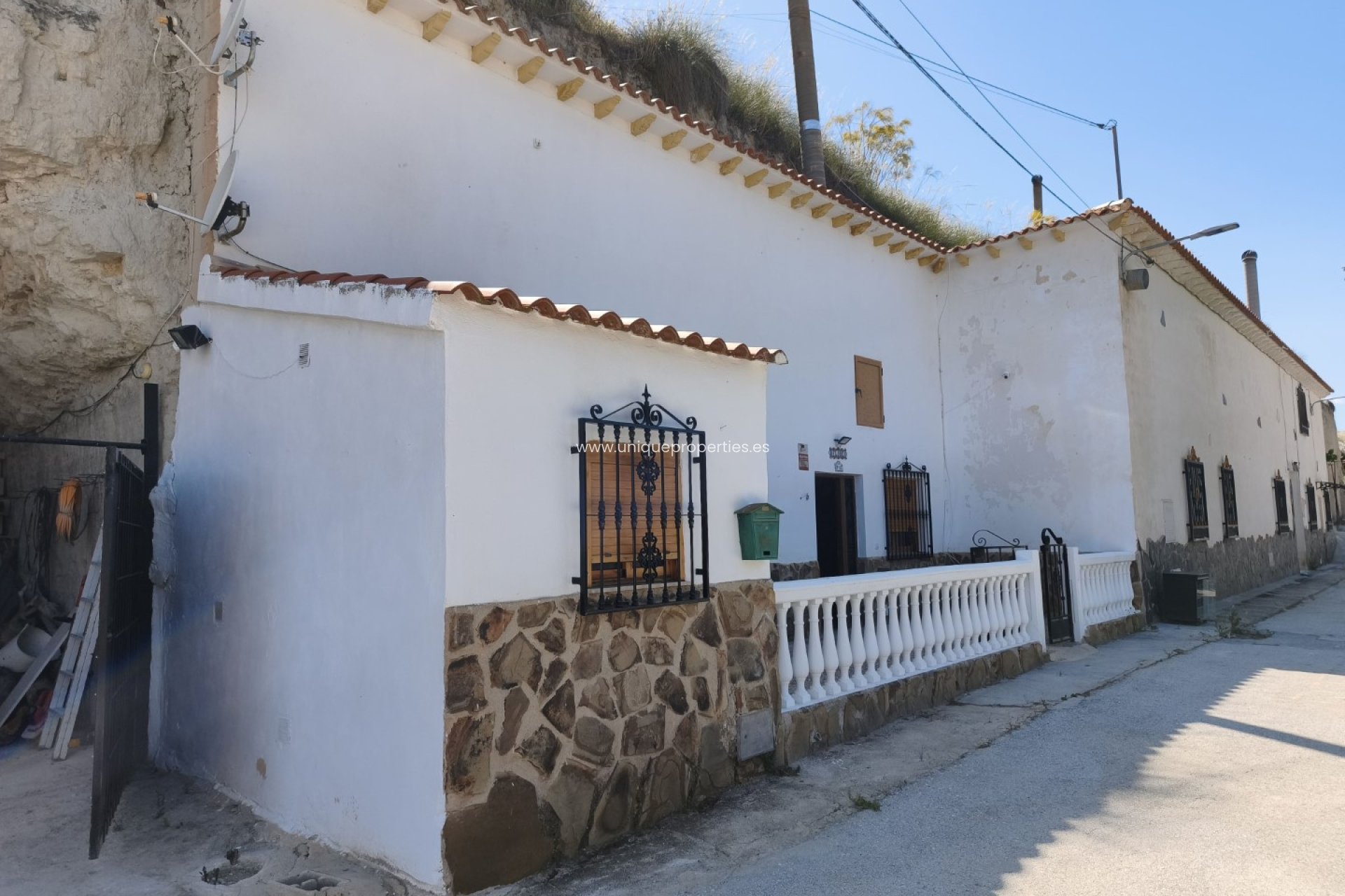 Revente - Cave House -
Cortes de Baza