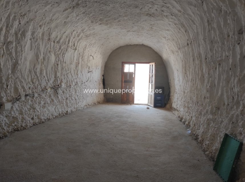 Revente - Cave House -
Huescar