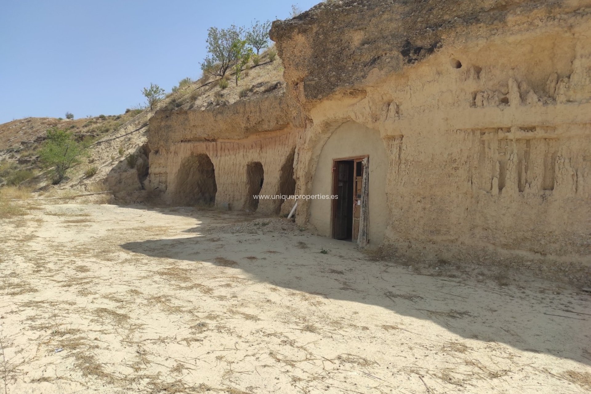 Revente - Cave House -
Huescar