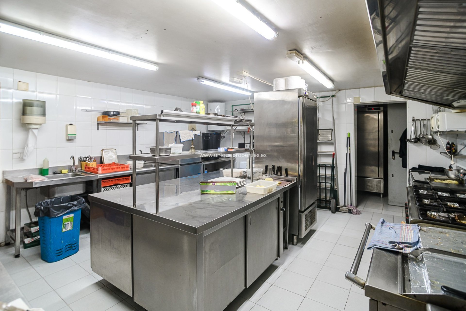 Revente - Commercial Property -
Torrevieja - La Veleta