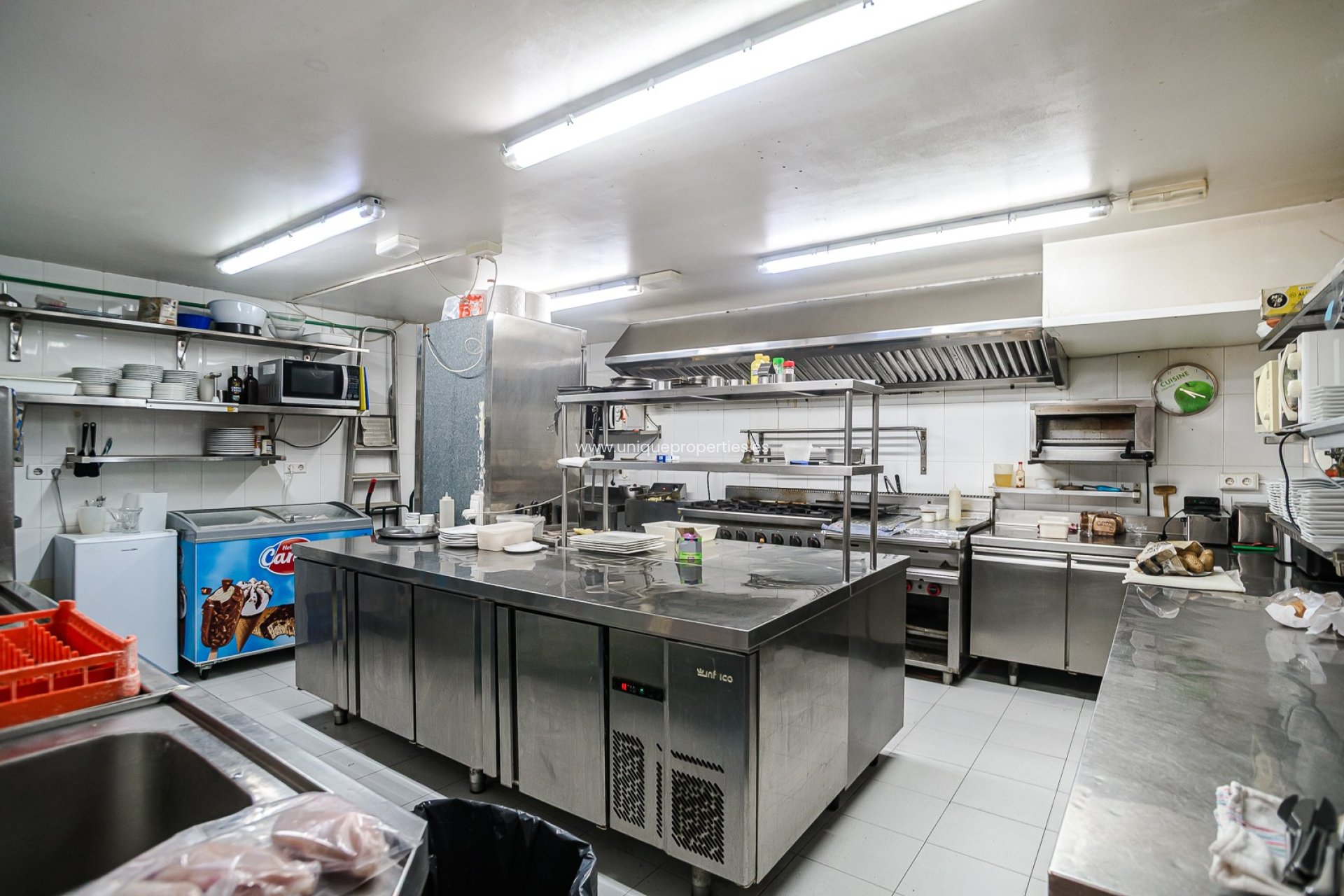 Revente - Commercial Property -
Torrevieja - La Veleta