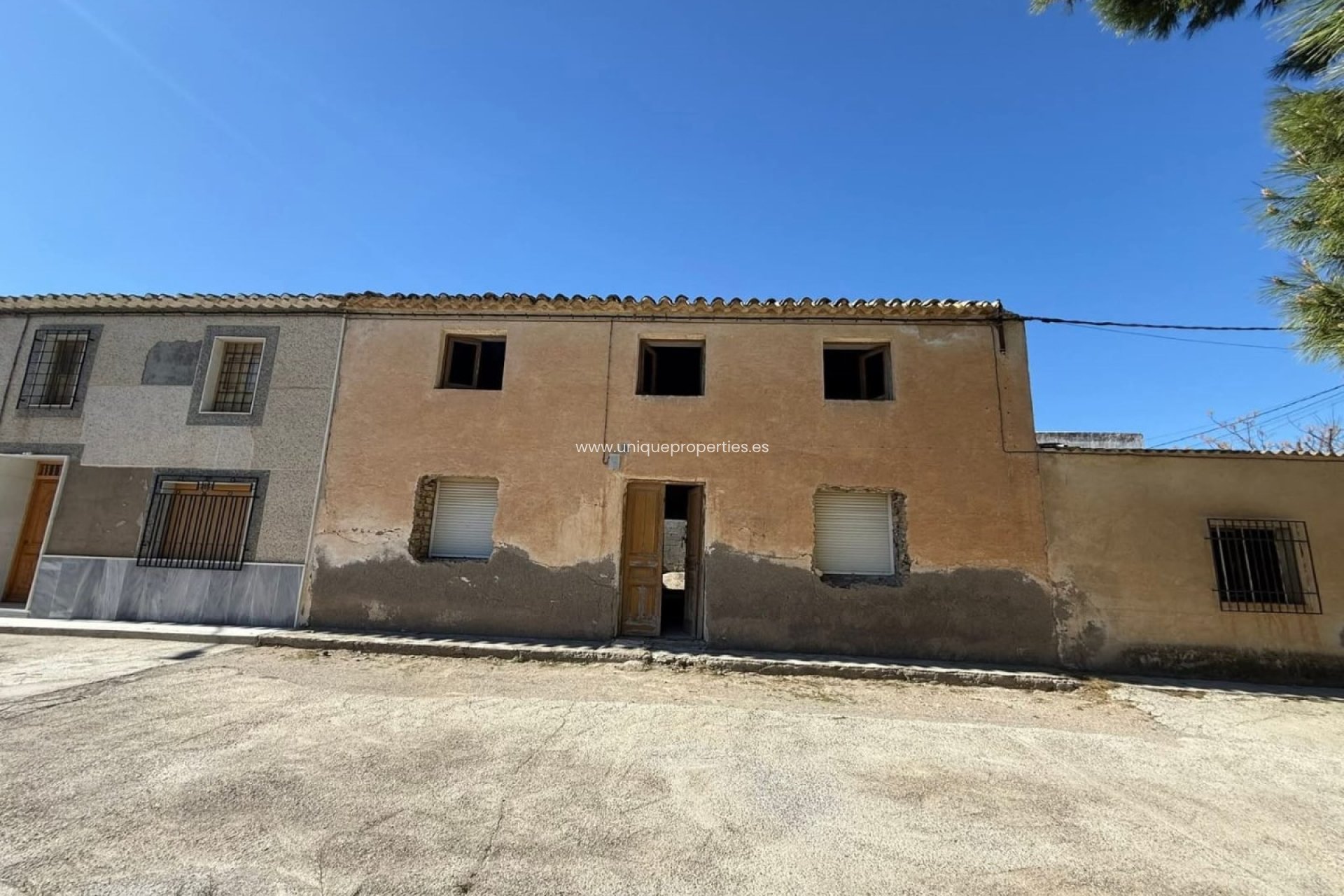 Revente - Cortijo -
Albox