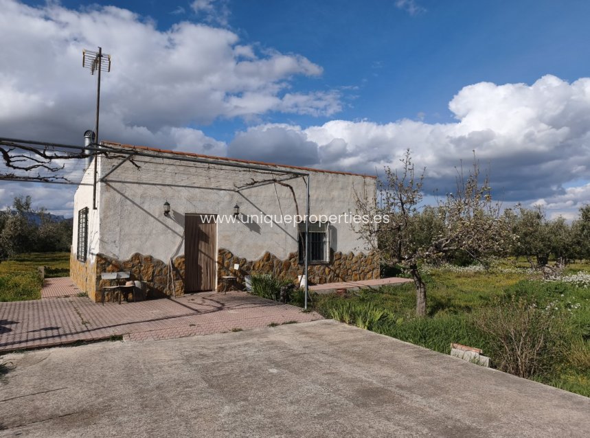 Revente - Cortijo -
Baza