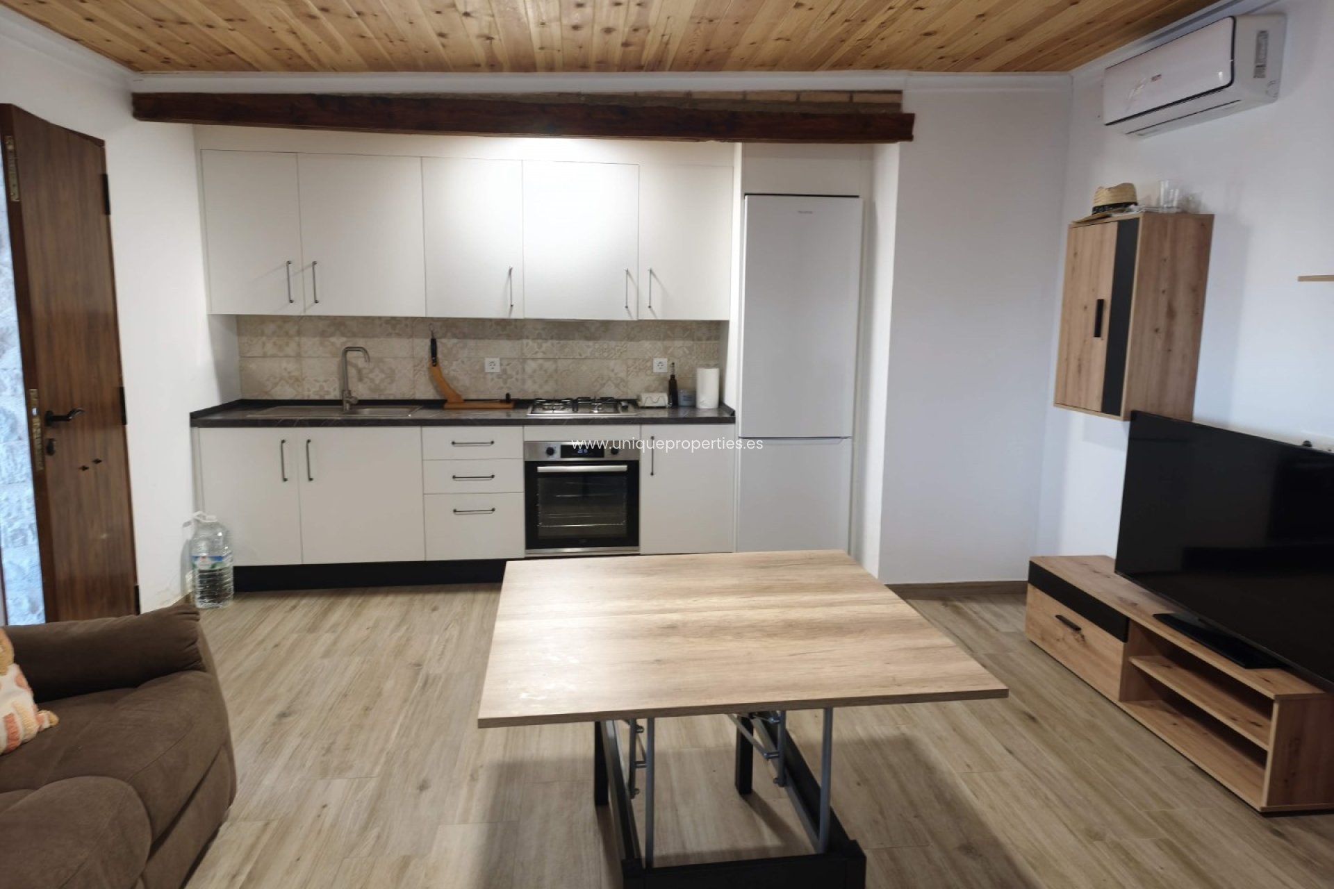 Revente - Cortijo -
Baza