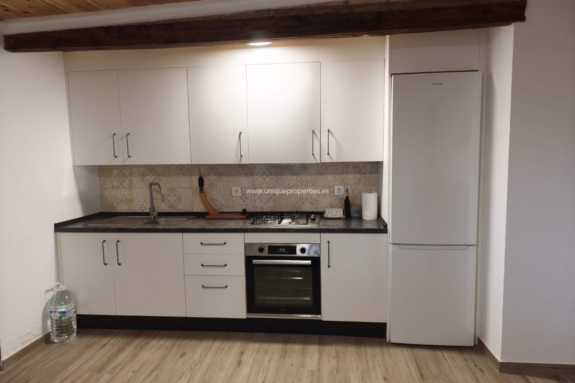 Revente - Cortijo -
Baza