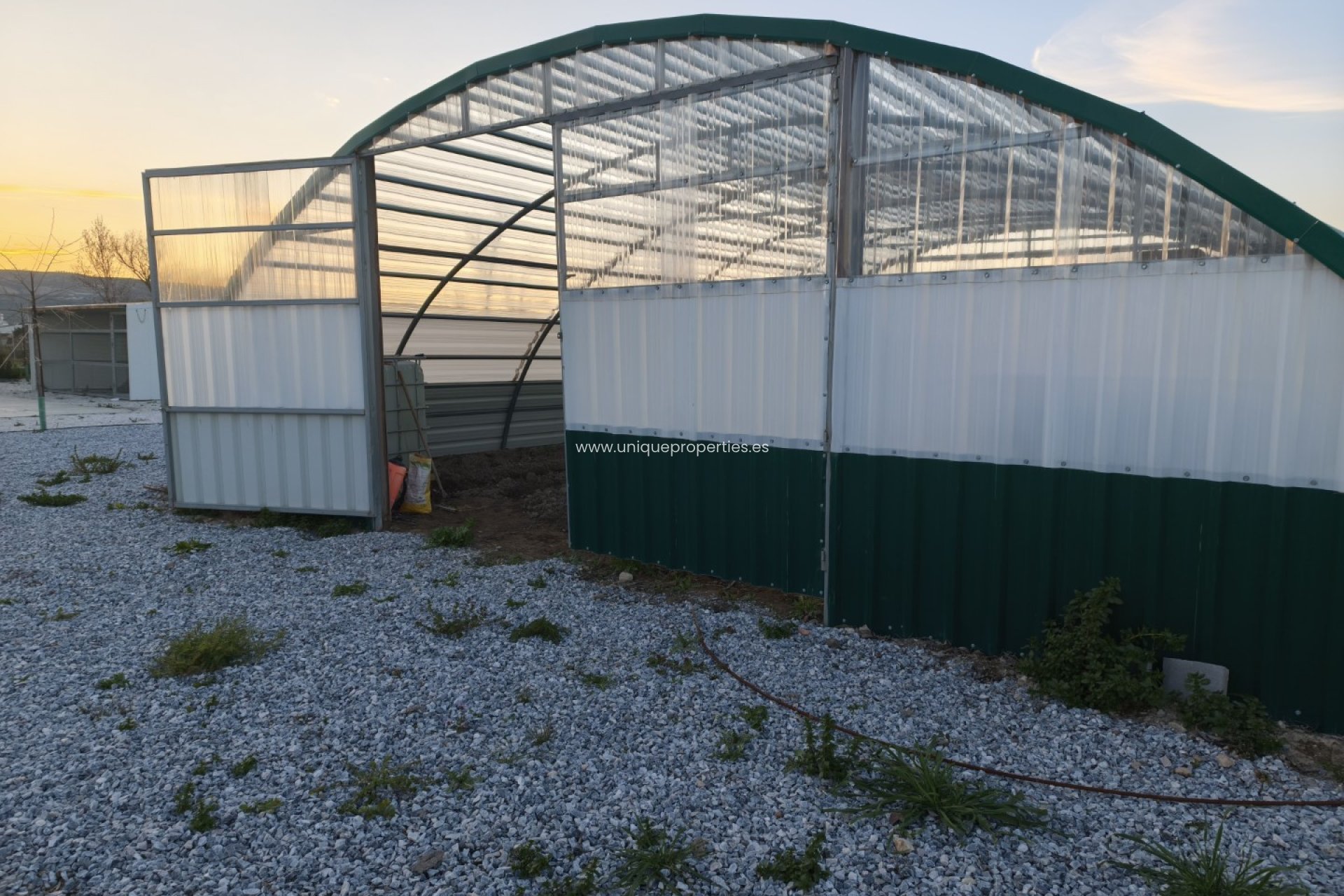 Revente - Cortijo -
Baza