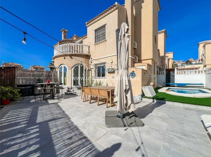 Revente - House -
Orihuela Costa - Villamartin