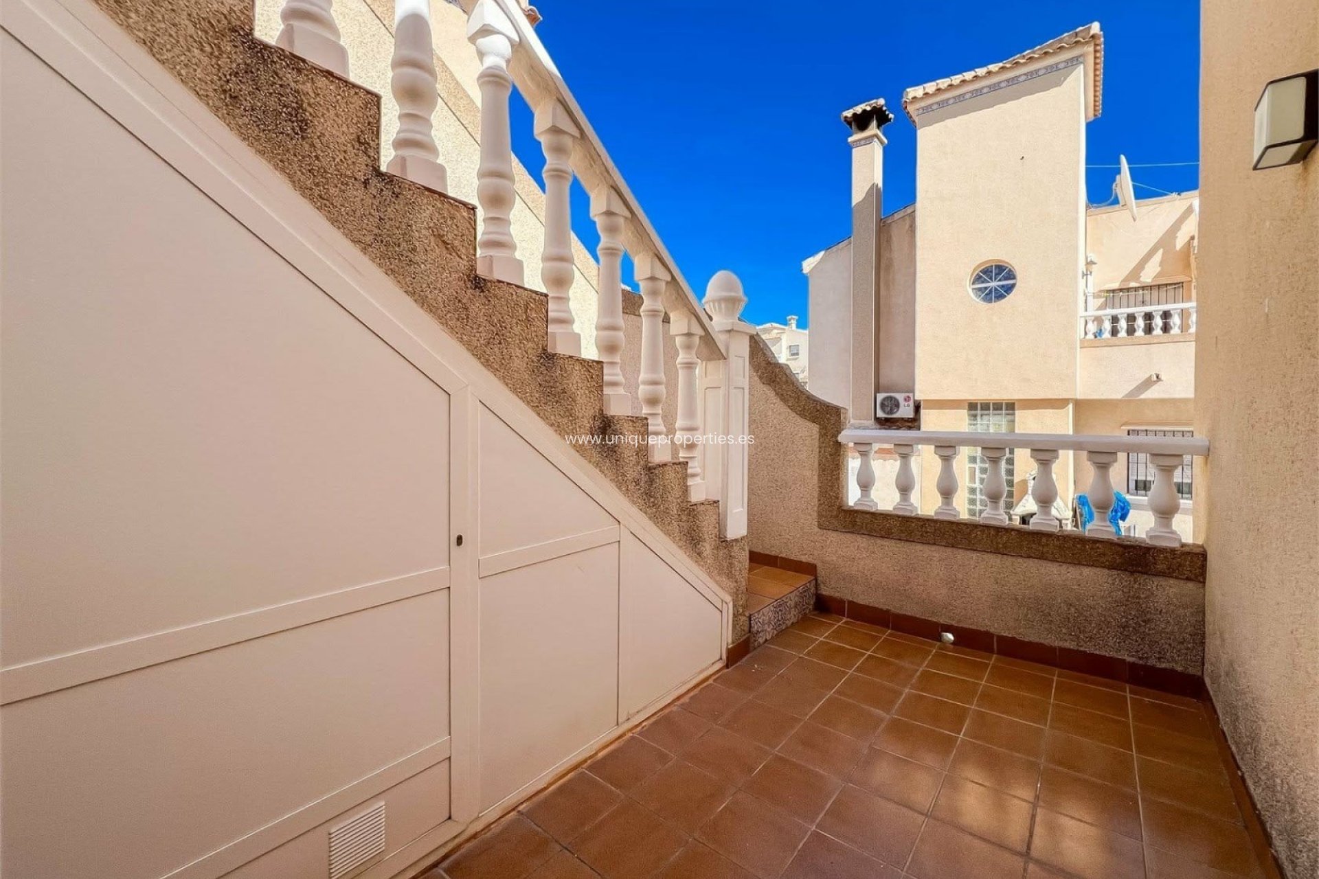 Revente - House -
Orihuela Costa - Villamartin