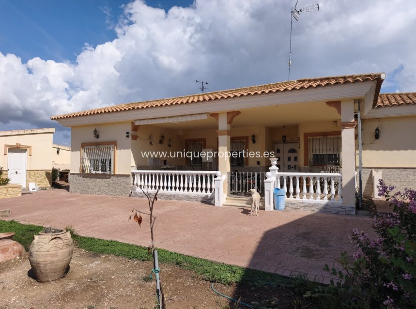 Revente - Villa -
Seron