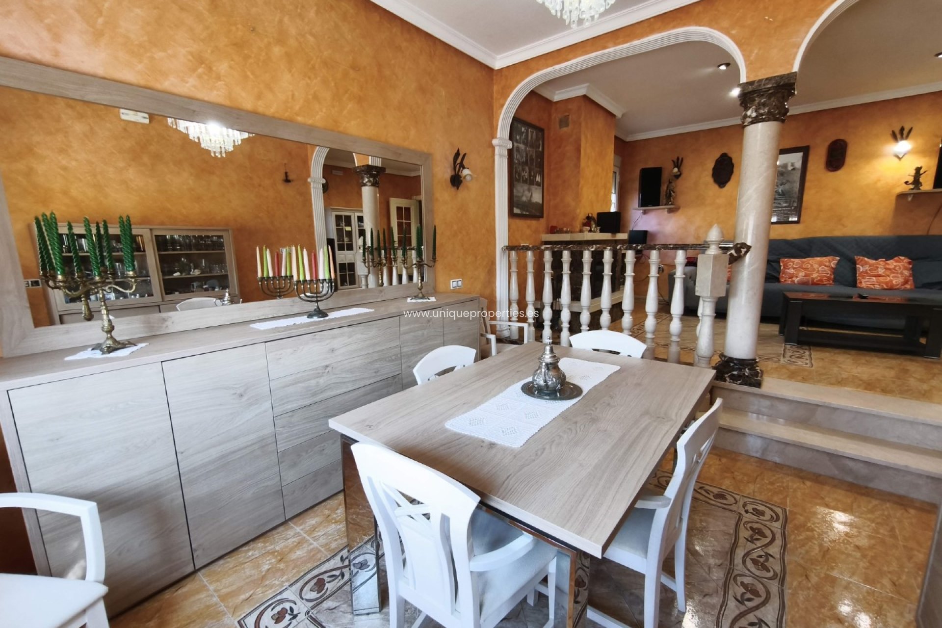 Revente - Villa -
Seron