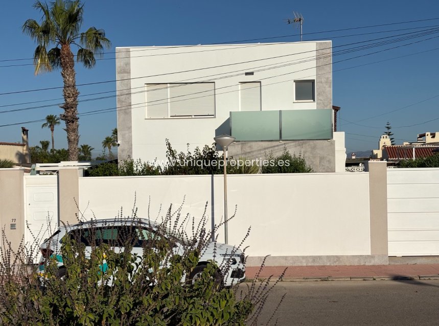 Revente - Villa -
Torrevieja - Torreta - Florida