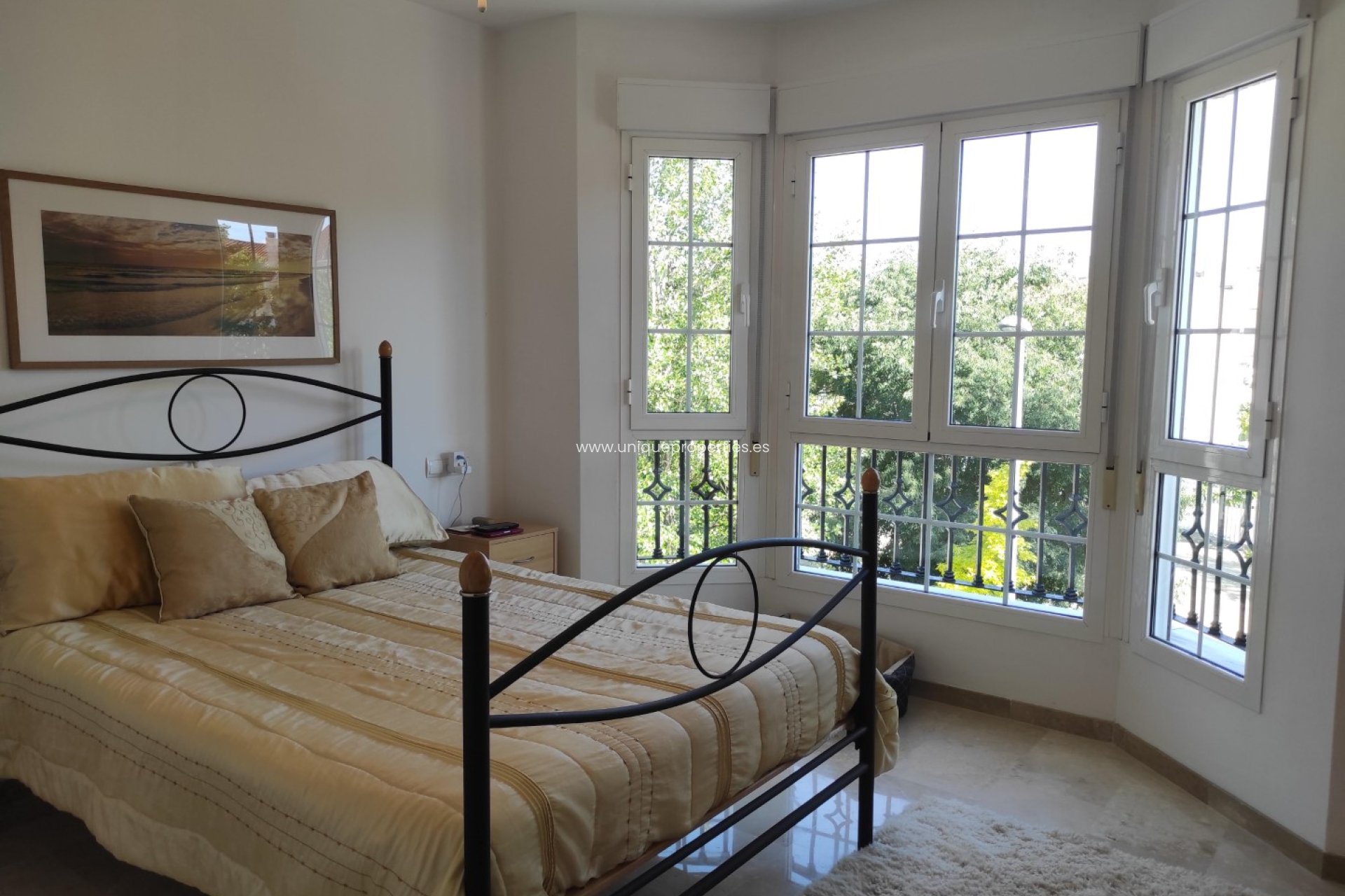 Revente - Village House -
Baza