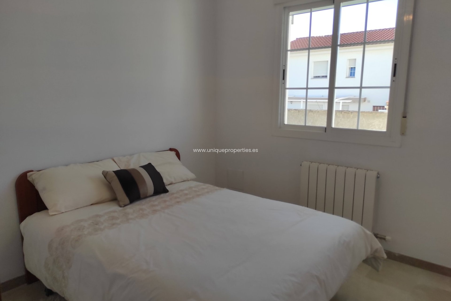 Revente - Village House -
Baza