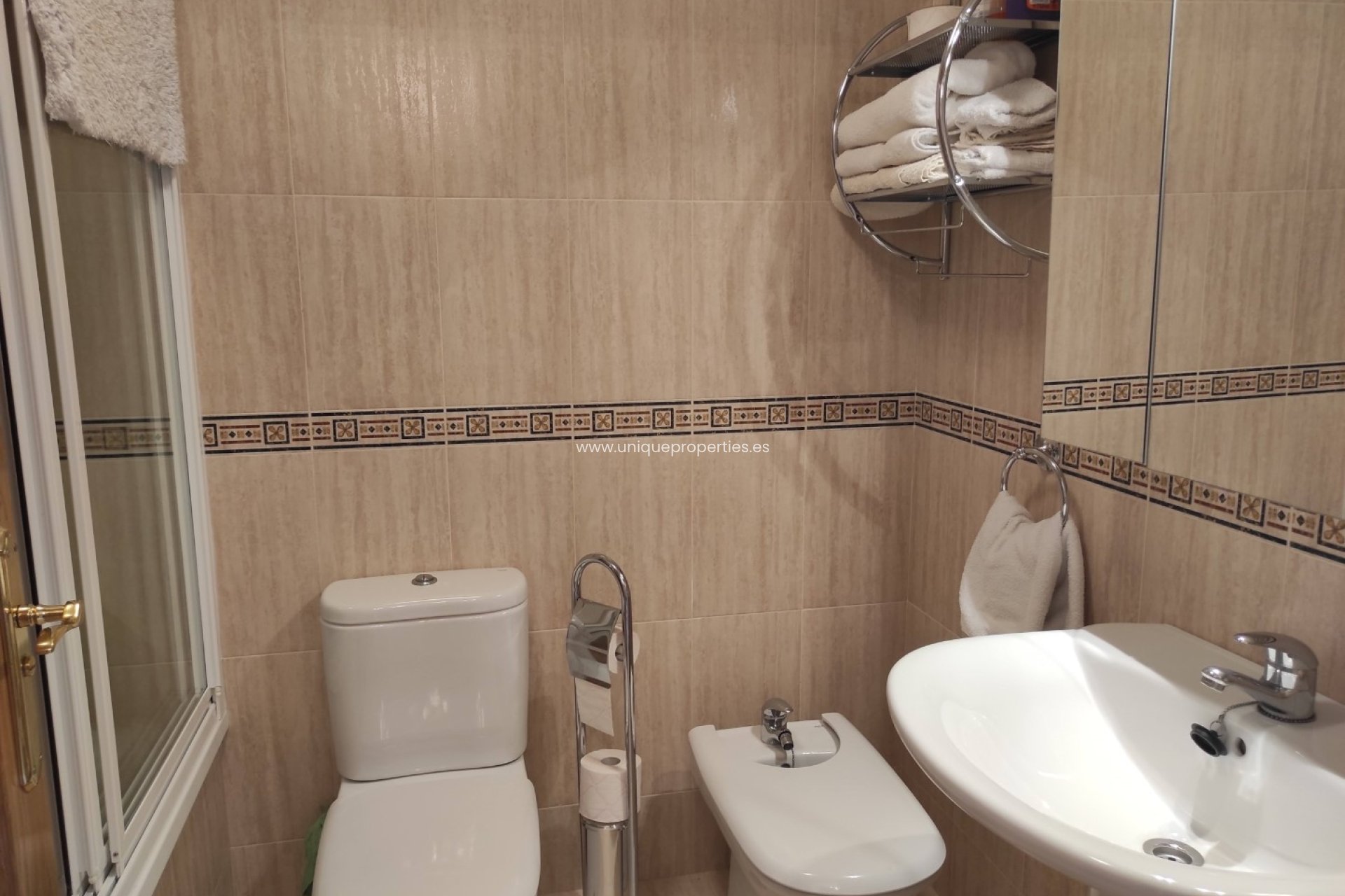 Revente - Village House -
Baza