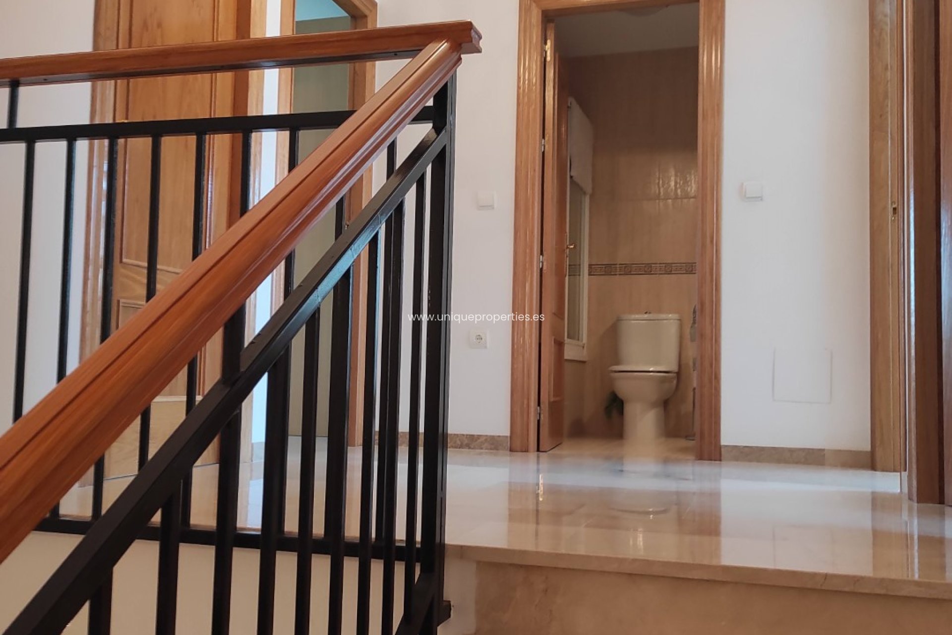 Revente - Village House -
Baza