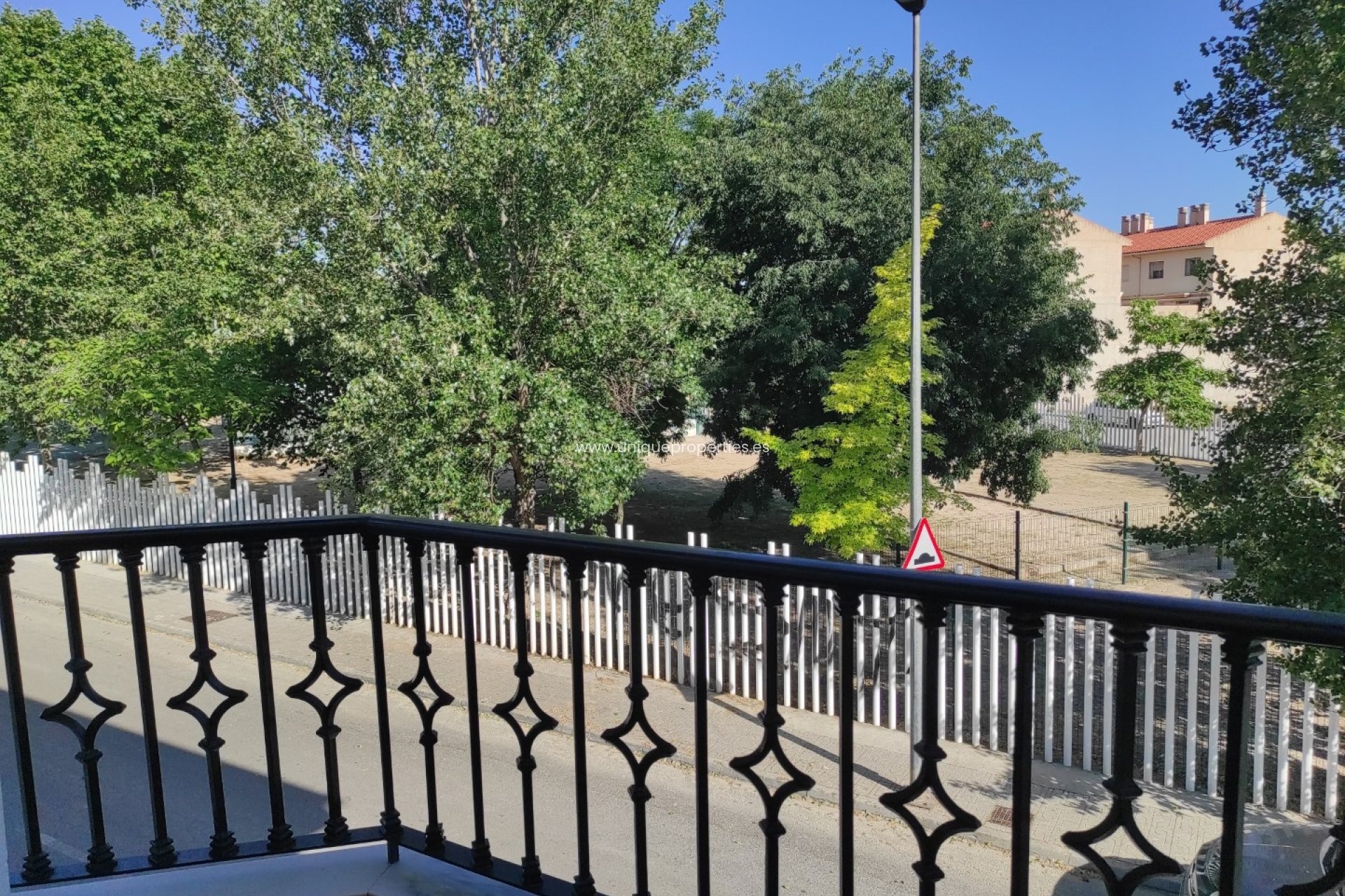 Revente - Village House -
Baza