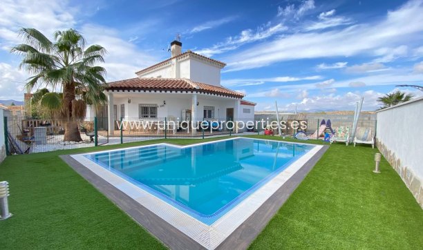 Villa - Resale - Arboleas - Arboleas