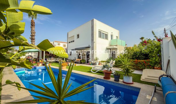 Villa - Resale - Torrevieja - Torreta - Florida
