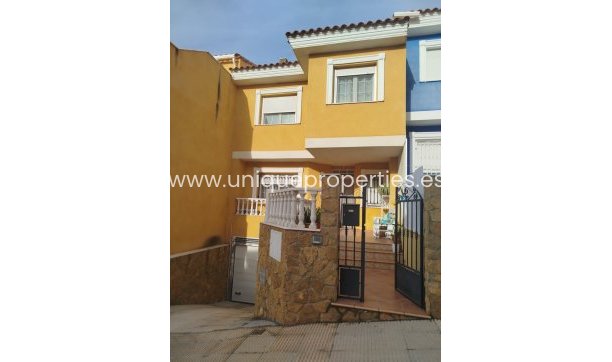 Village House - Herverkoop - Fines - Fines