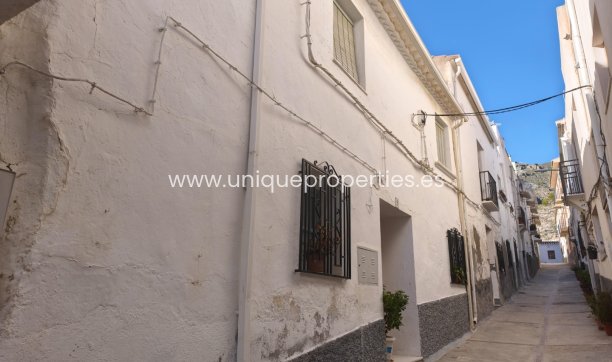 Village House - Herverkoop - Somontin -
                Somontin