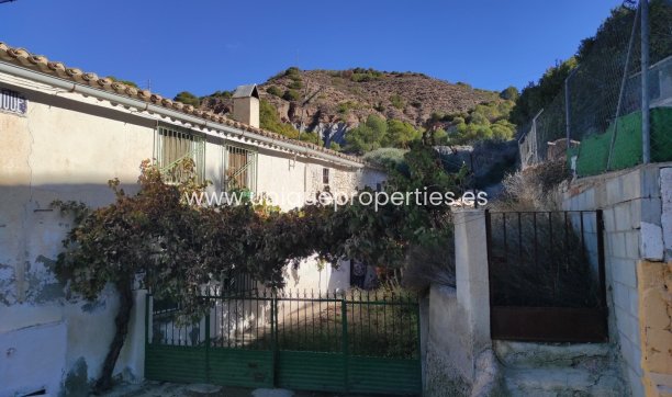 Village House - Resale - Bayarque - Bayarque