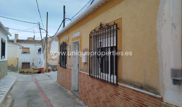 Village House - Resale - Purchena -
                Purchena