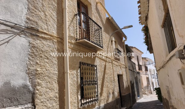 Village House - Resale - Somontin -
                Somontin