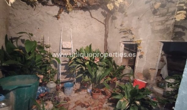 Village House - Resale - Tijola -
                Tijola