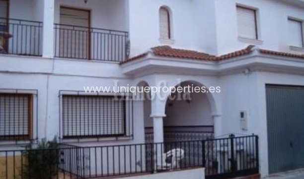 Village House - Reventa - Cela - Cela