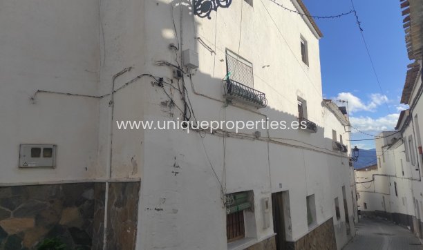 Village House - Reventa - Urracal -
                Urracal